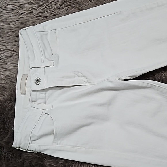 Uniqlo White Jeans - Picture 2 of 6